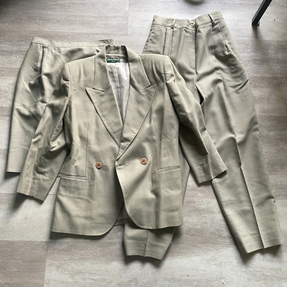 Harve Benard by Benard Holtzman Petite Three Piece Vintage Tan Suit